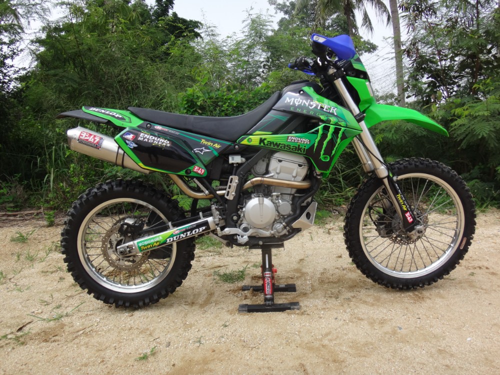 motor trail kawasaki 250cc